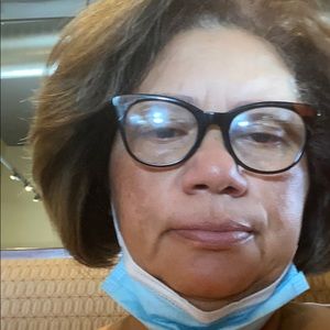 Meet your Posher, Onelia